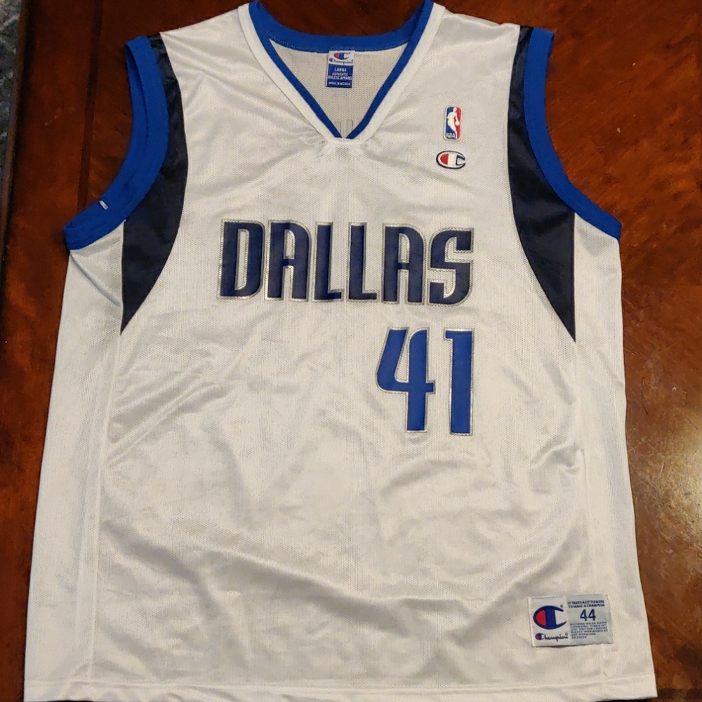 Dirk Nowitzki jersey